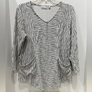 Tribal Black & White Tunic Size Large